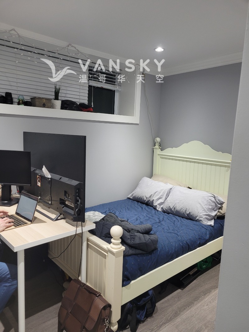 250222150321_Room 3.jpg